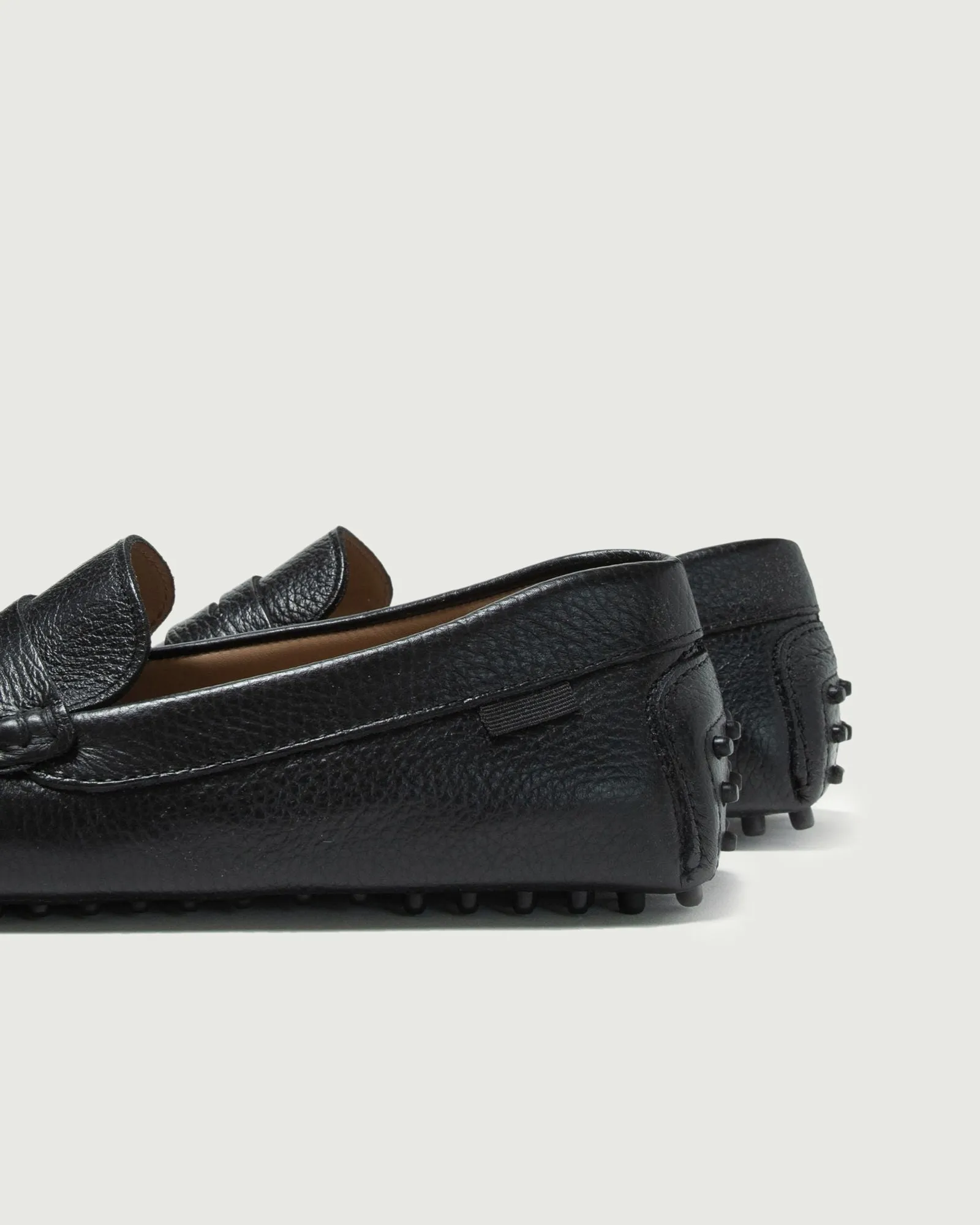 Driver | Black Pebbled