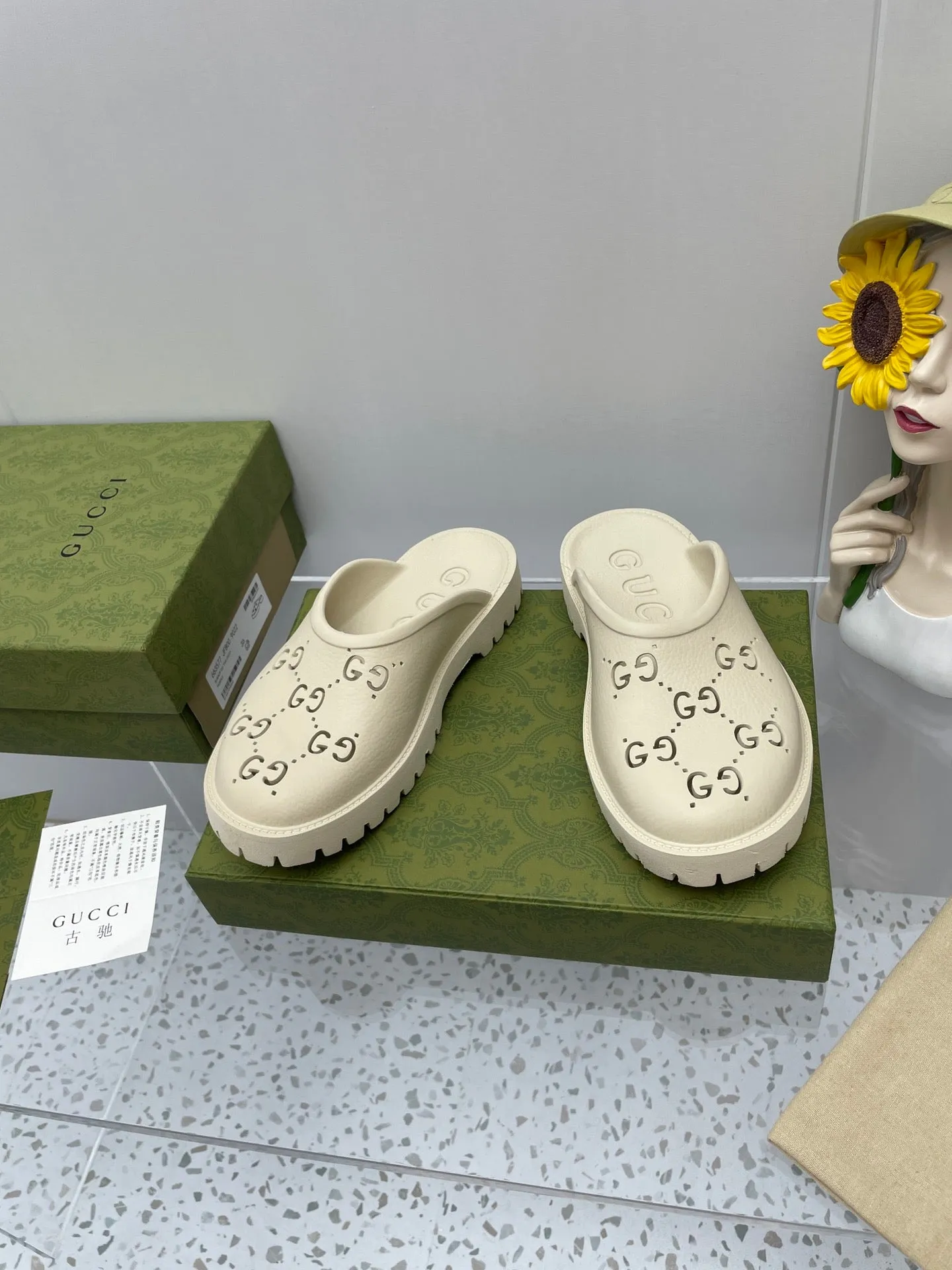 GG PLATFORM PERFORATED G SANDAL CREAM IP FOAM