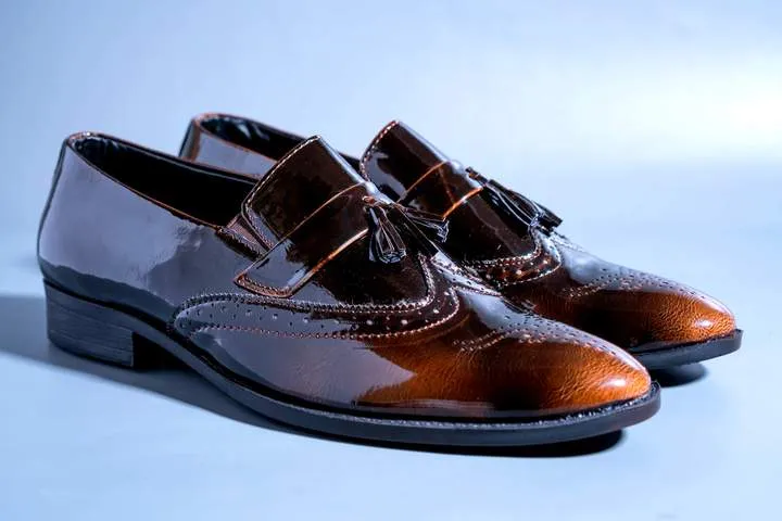 Glossy Tassel Moccasin Shoes