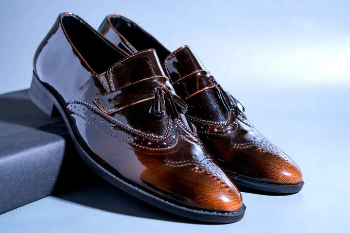 Glossy Tassel Moccasin Shoes