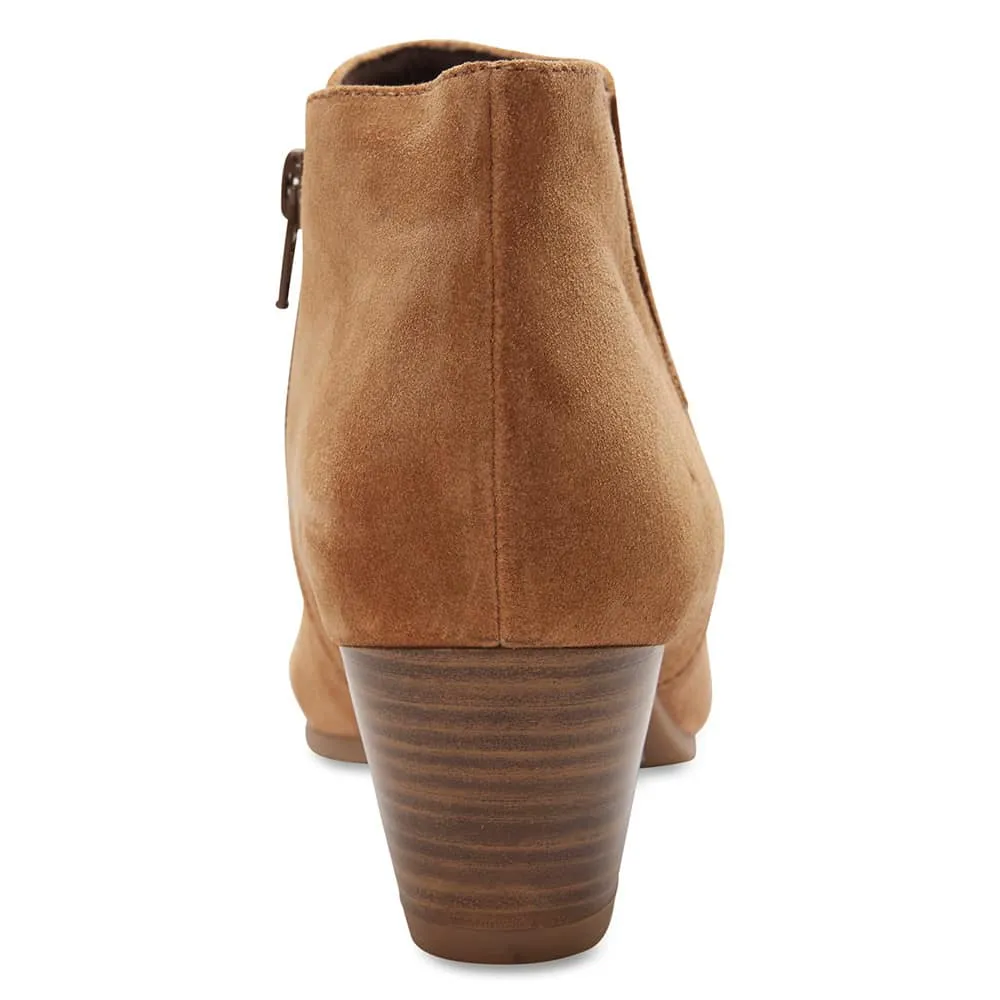 Tasman Boot in Tan Suede