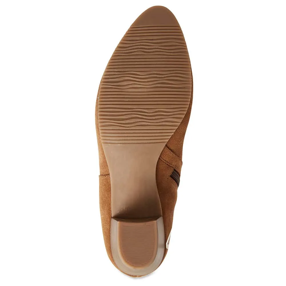 Tasman Boot in Tan Suede