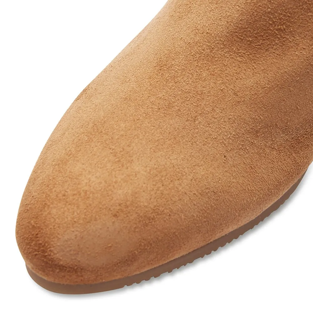 Tasman Boot in Tan Suede