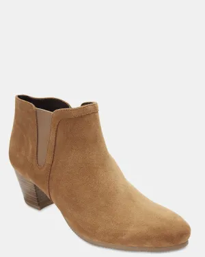 Tasman Boot in Tan Suede