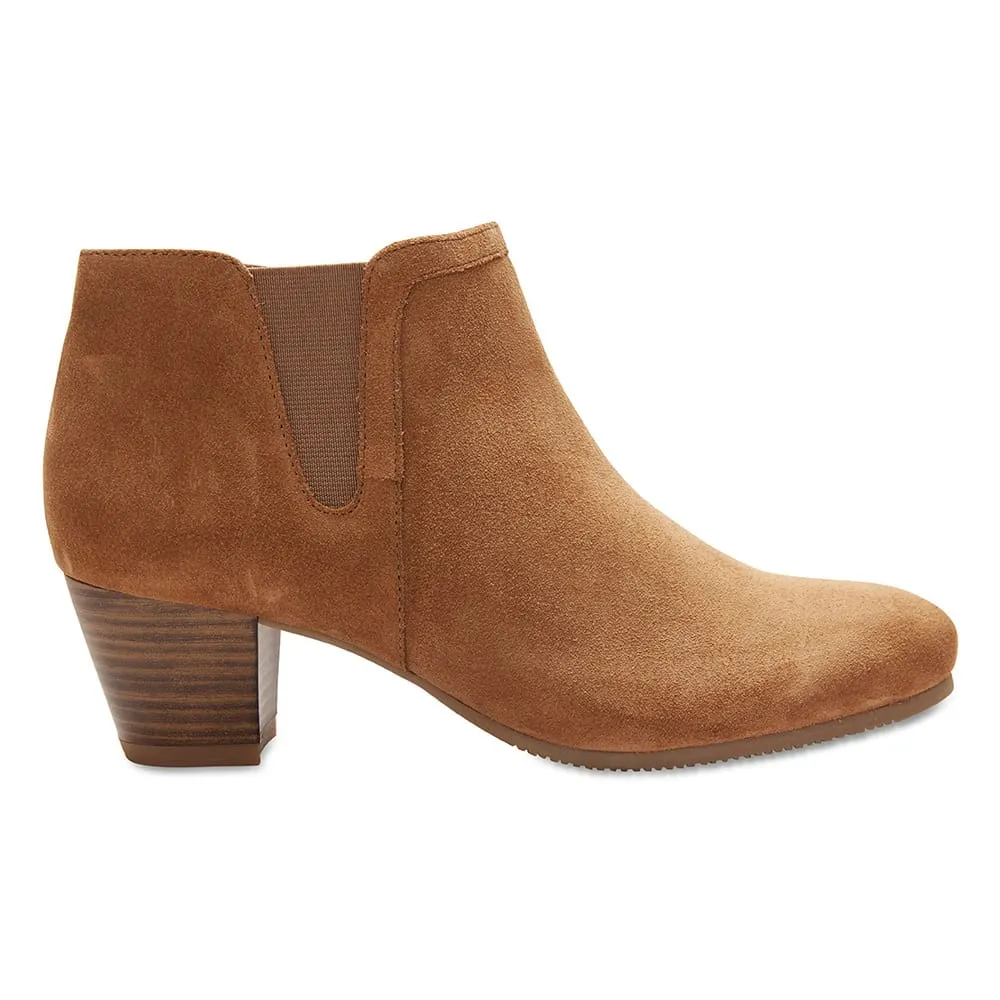 Tasman Boot in Tan Suede