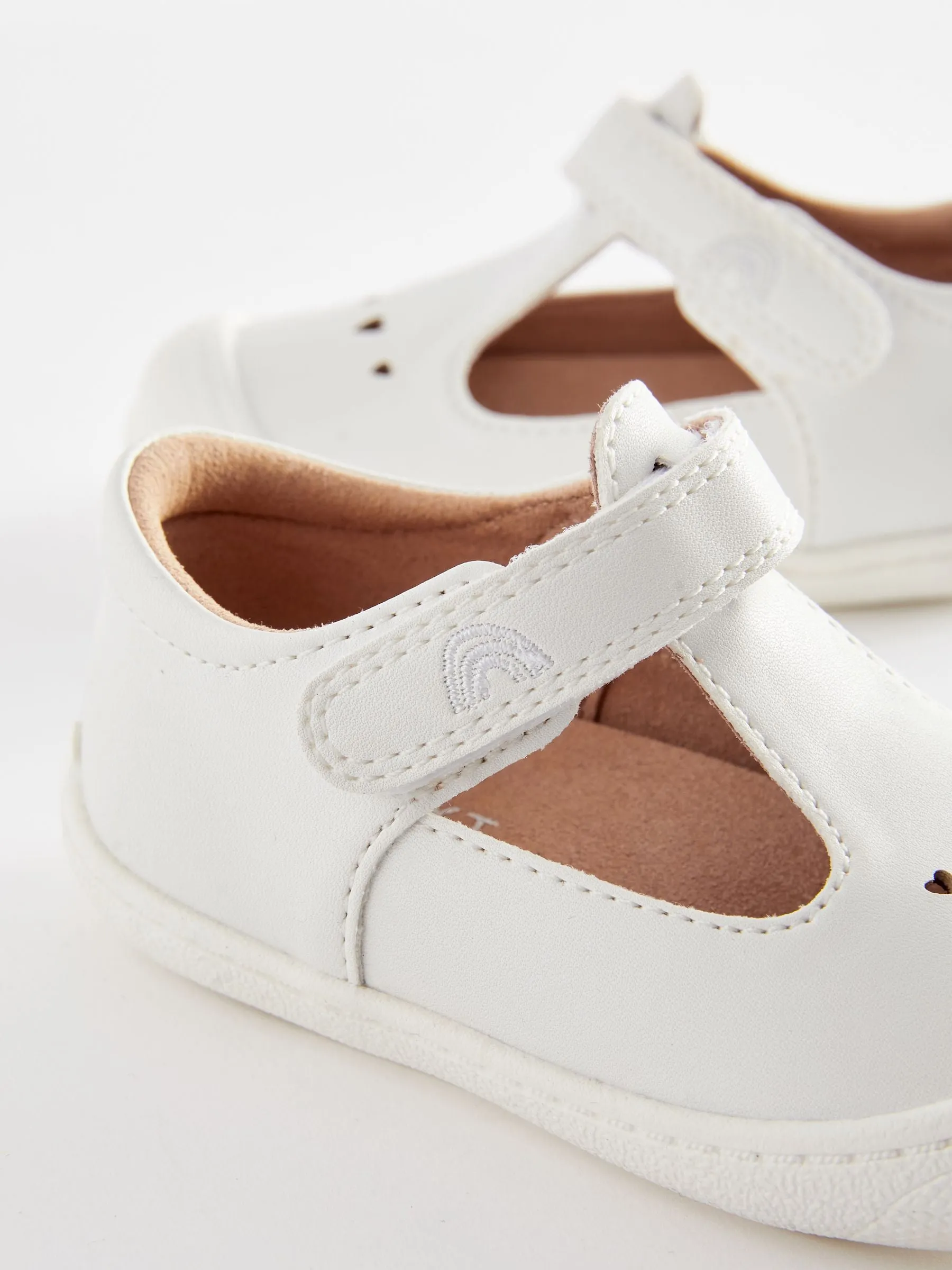 White Wide Fit (G) Crawler T-Bar Shoes